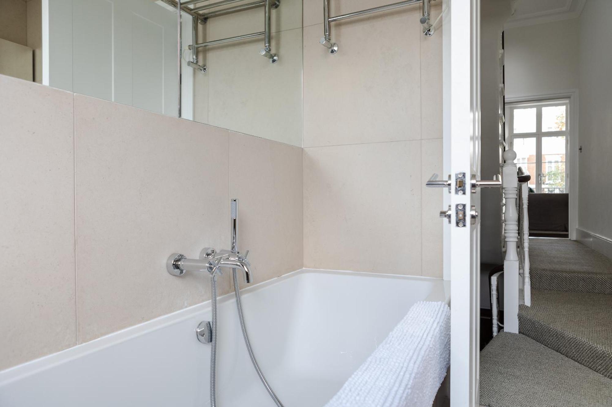 Number 53 - Stunning Maisonette With Parking In Kensington & Chelsea Londra Esterno foto