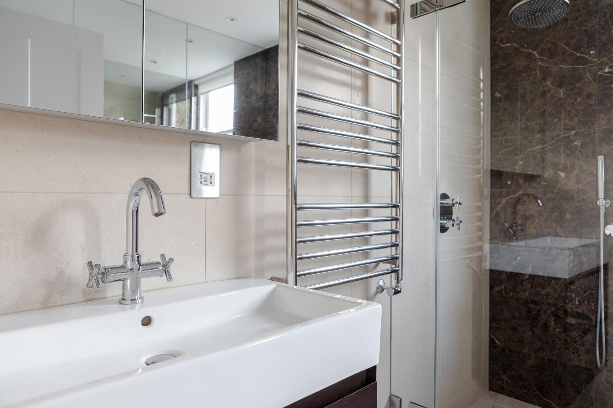 Number 53 - Stunning Maisonette With Parking In Kensington & Chelsea Londra Esterno foto