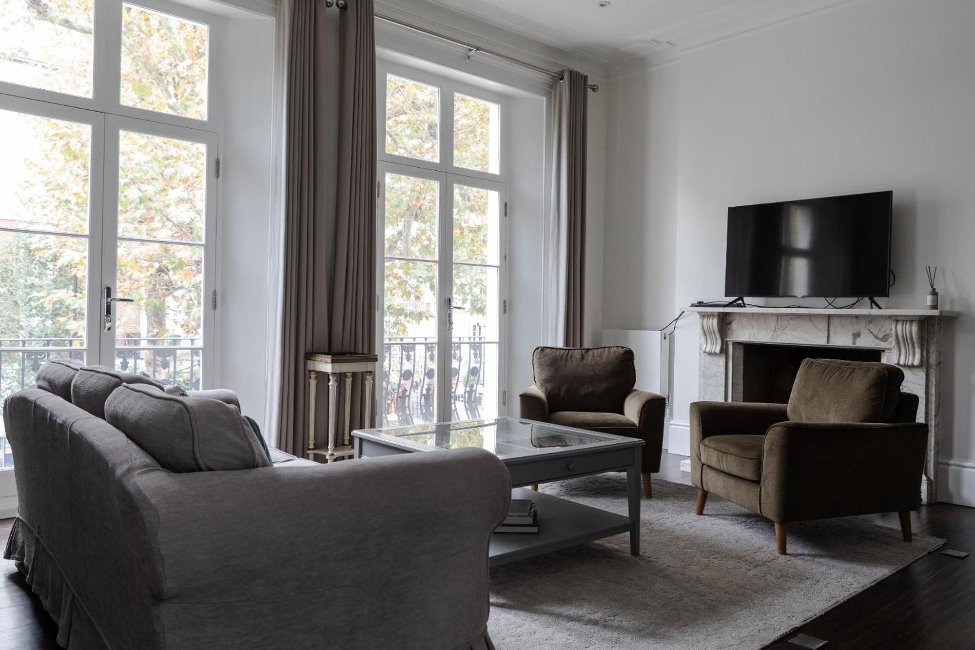 Number 53 - Stunning Maisonette With Parking In Kensington & Chelsea Londra Esterno foto