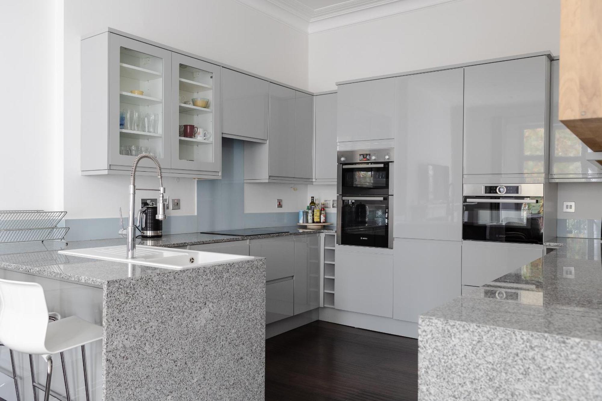 Number 53 - Stunning Maisonette With Parking In Kensington & Chelsea Londra Esterno foto