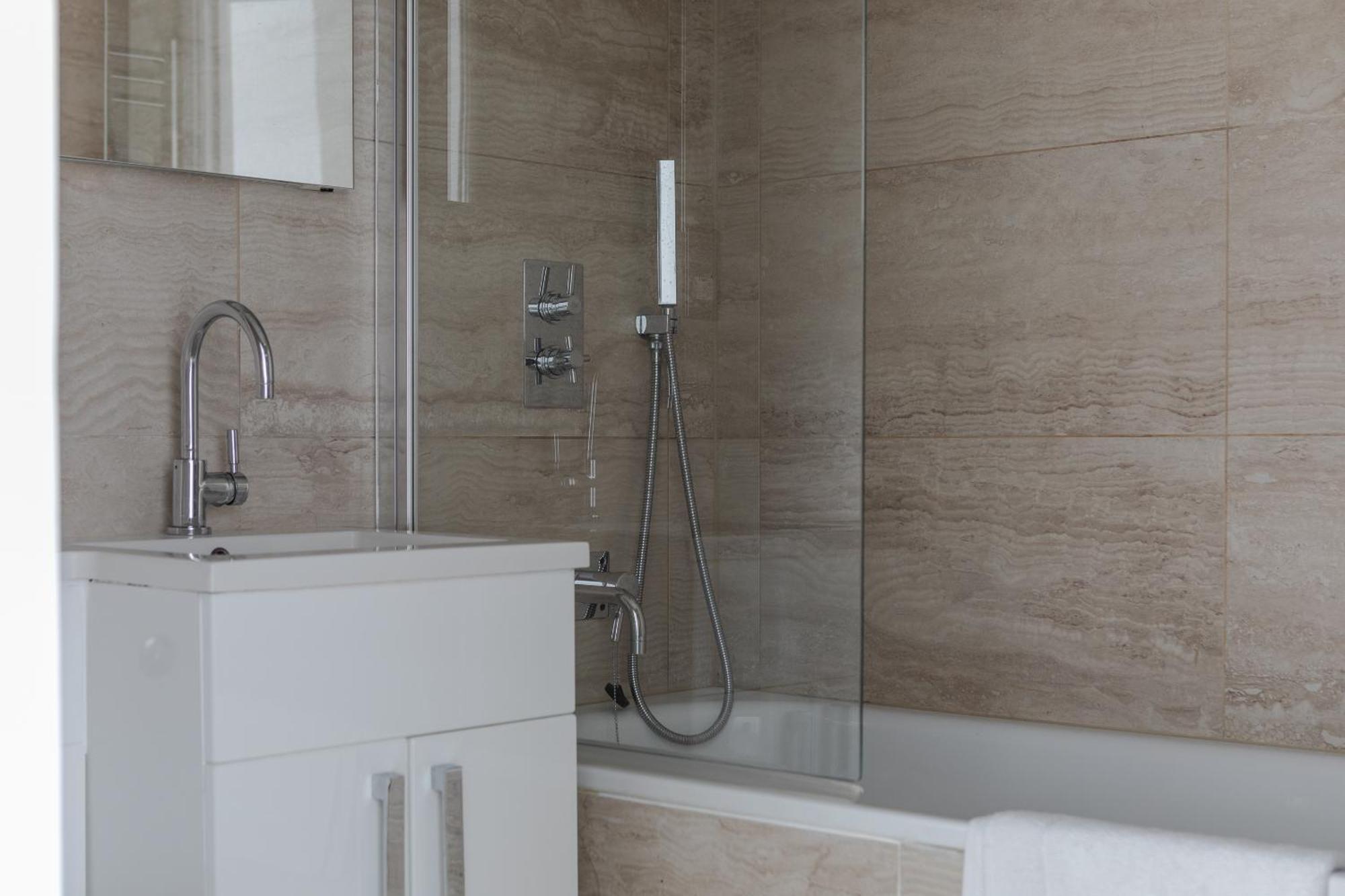 Number 53 - Stunning Maisonette With Parking In Kensington & Chelsea Londra Esterno foto