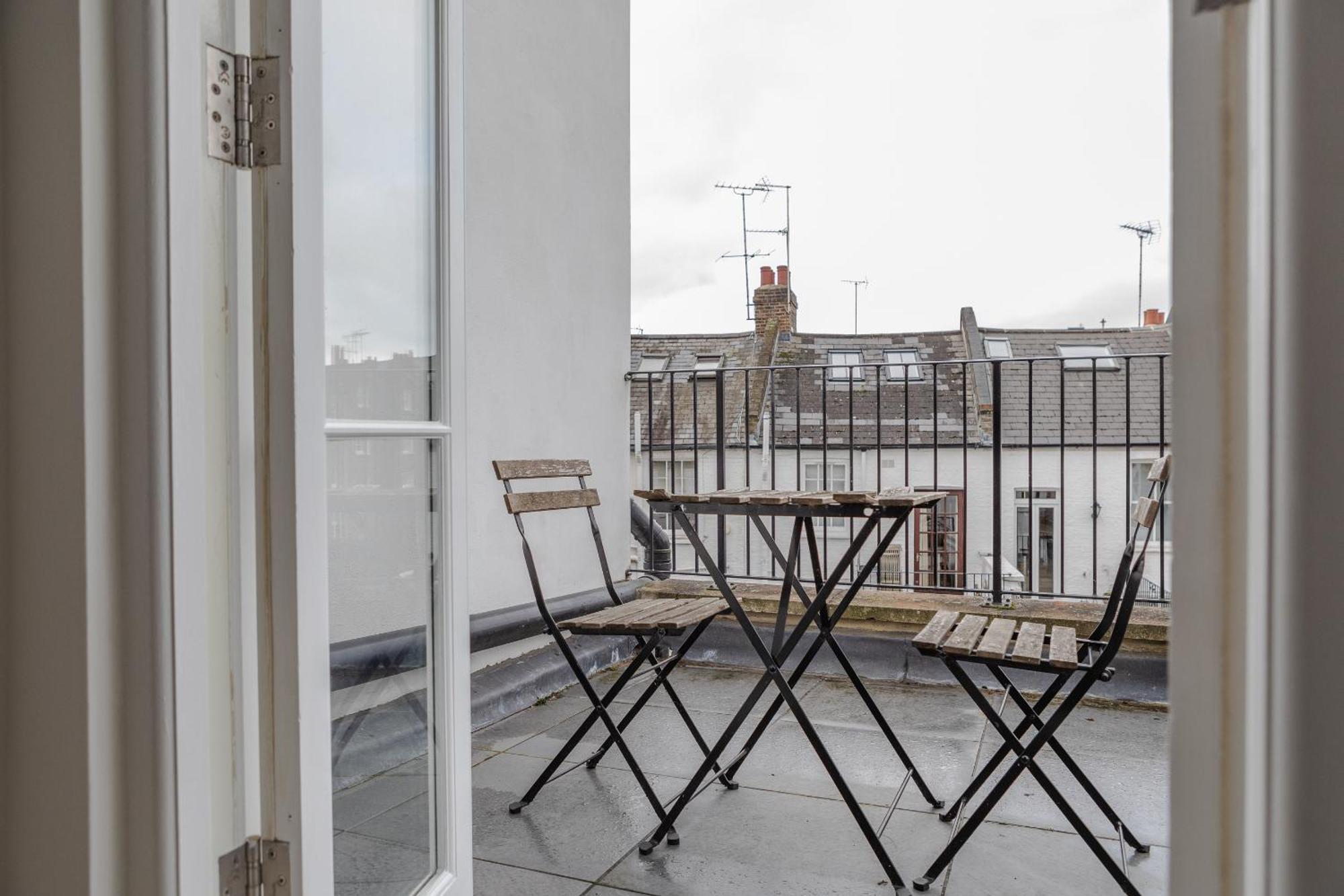 Number 53 - Stunning Maisonette With Parking In Kensington & Chelsea Londra Esterno foto